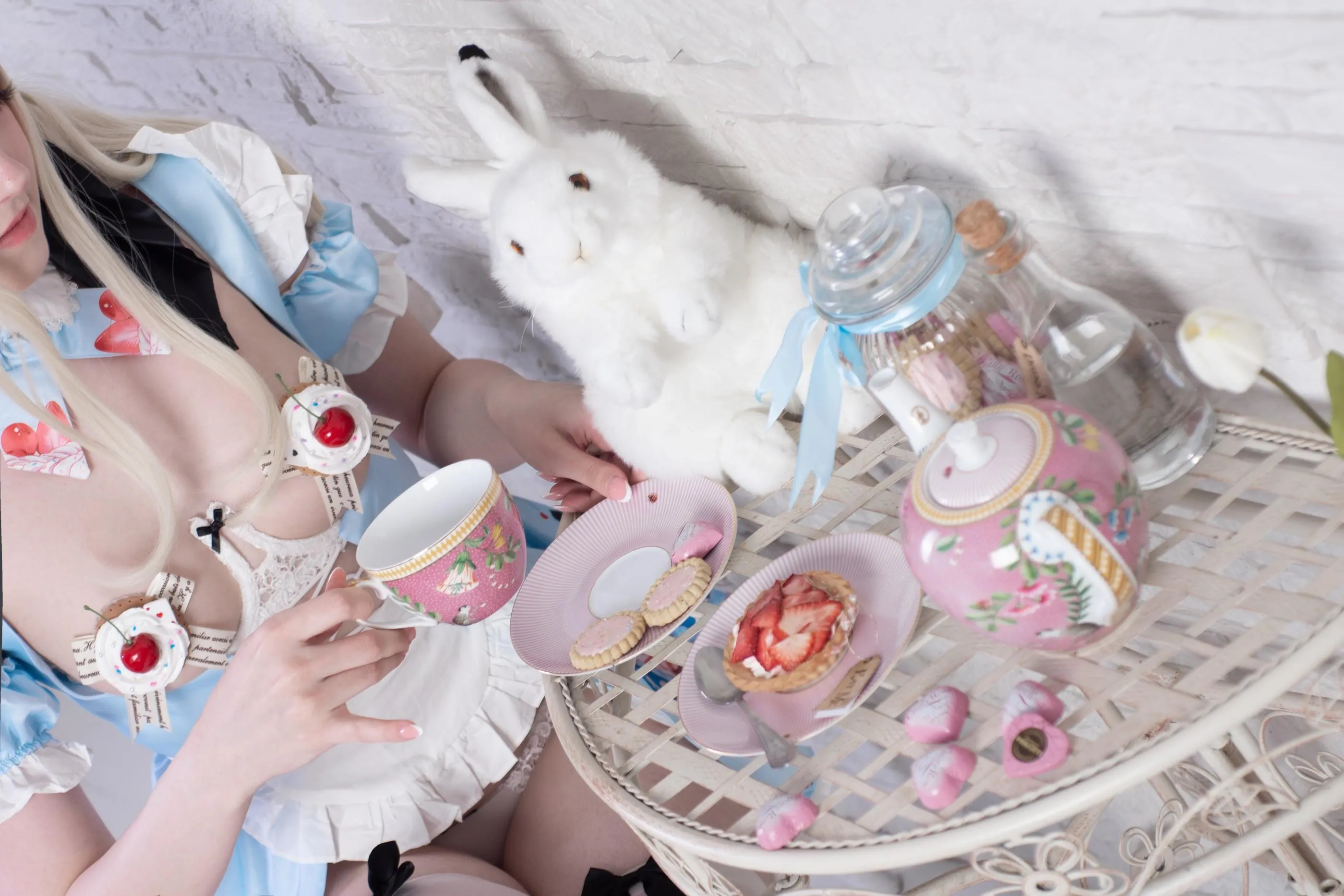 CandyBall – NO.002 Alice in Easterland [58P]插图2